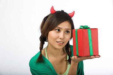 《街霸V》再掀格斗潮 中国顶级电竞格斗比赛拉开帷幕 